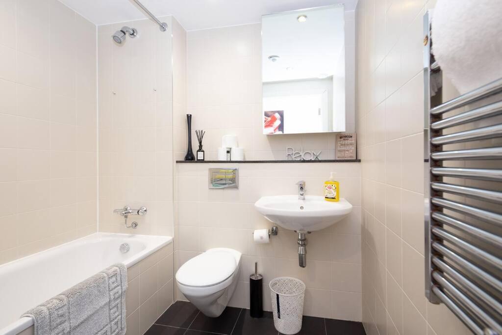 Stylish Mediacity 2Bed, Sleeps 6, Amazing Views Manchester Dış mekan fotoğraf