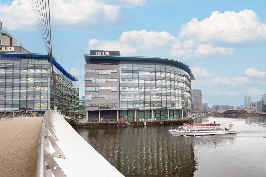 Stylish Mediacity 2Bed, Sleeps 6, Amazing Views Manchester Dış mekan fotoğraf