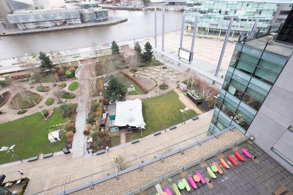 Stylish Mediacity 2Bed, Sleeps 6, Amazing Views Manchester Dış mekan fotoğraf