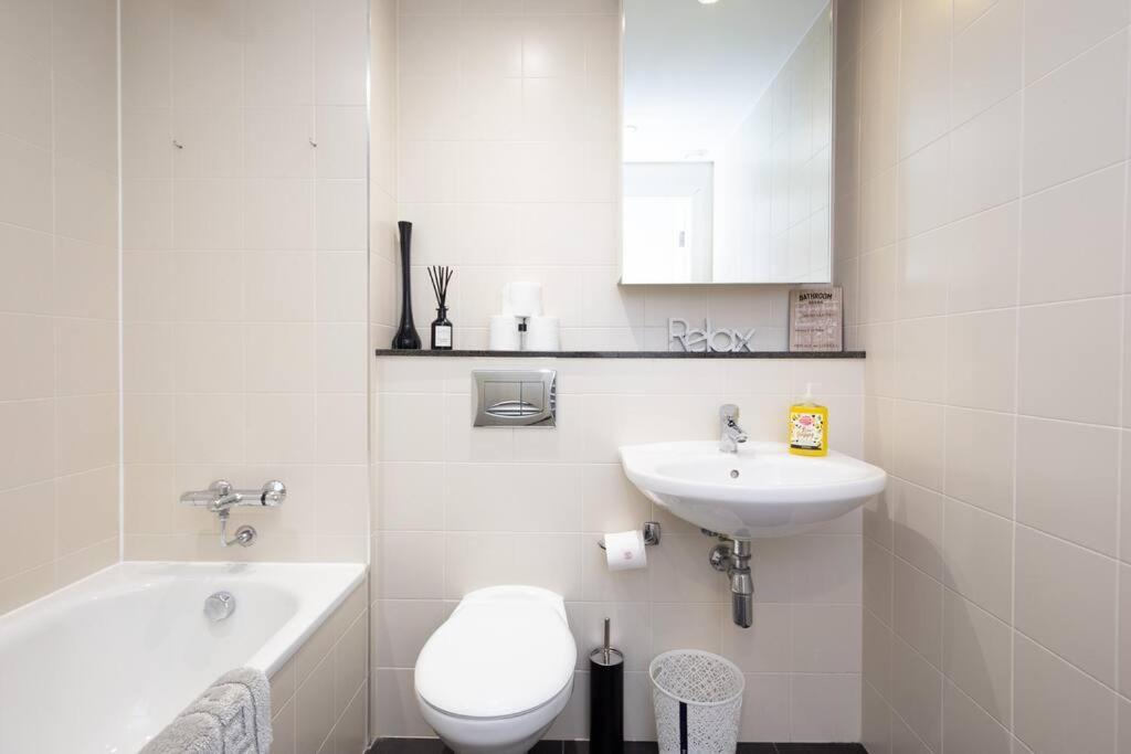 Stylish Mediacity 2Bed, Sleeps 6, Amazing Views Manchester Dış mekan fotoğraf