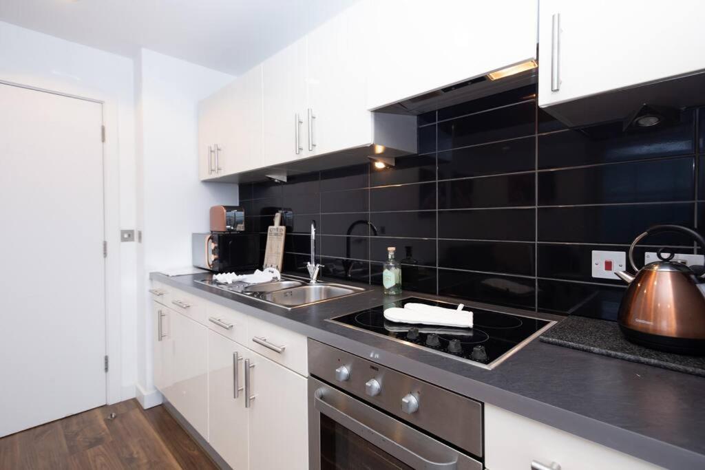 Stylish Mediacity 2Bed, Sleeps 6, Amazing Views Manchester Dış mekan fotoğraf