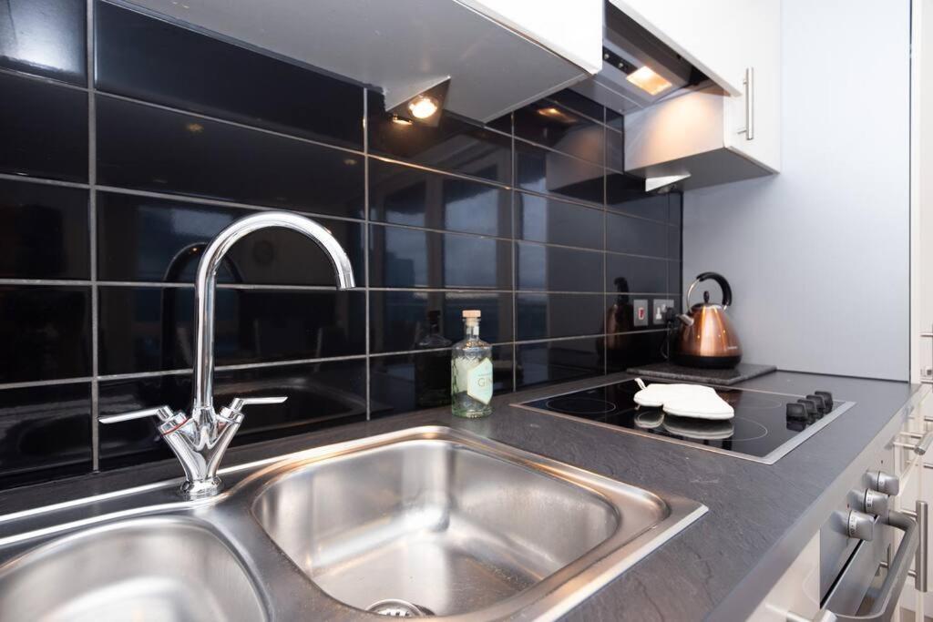 Stylish Mediacity 2Bed, Sleeps 6, Amazing Views Manchester Dış mekan fotoğraf