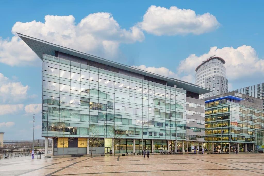 Stylish Mediacity 2Bed, Sleeps 6, Amazing Views Manchester Dış mekan fotoğraf