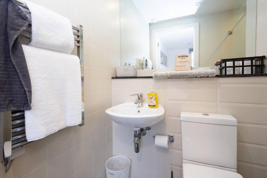 Stylish Mediacity 2Bed, Sleeps 6, Amazing Views Manchester Dış mekan fotoğraf