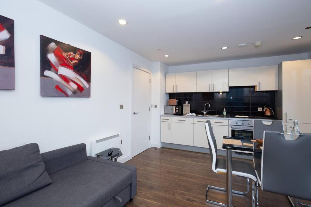 Stylish Mediacity 2Bed, Sleeps 6, Amazing Views Manchester Dış mekan fotoğraf