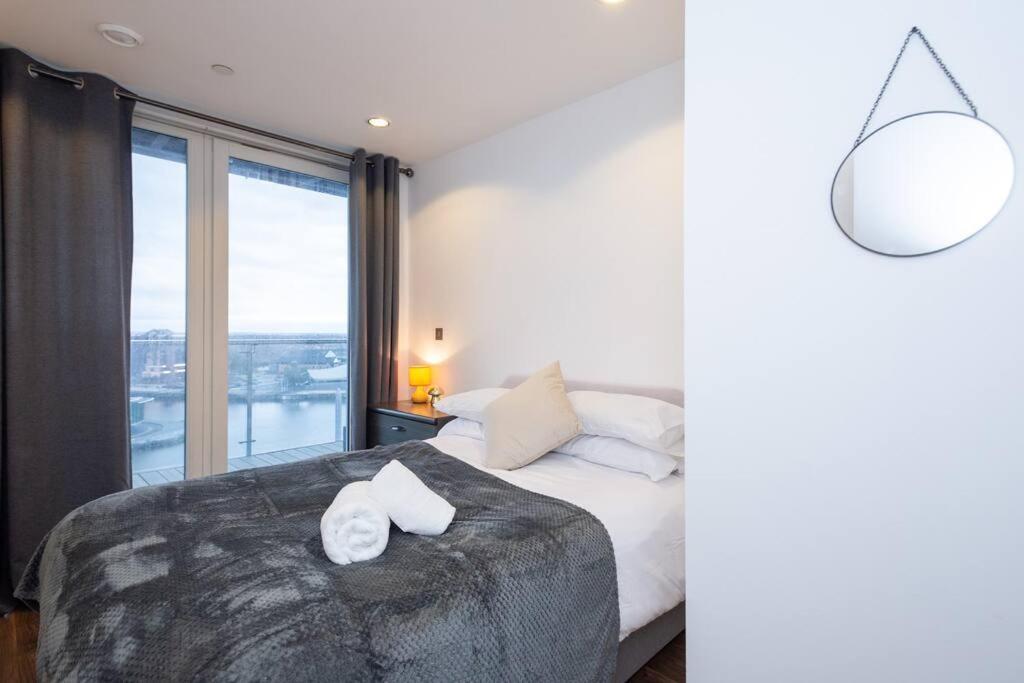 Stylish Mediacity 2Bed, Sleeps 6, Amazing Views Manchester Dış mekan fotoğraf