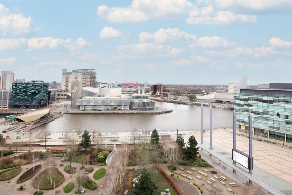Stylish Mediacity 2Bed, Sleeps 6, Amazing Views Manchester Dış mekan fotoğraf
