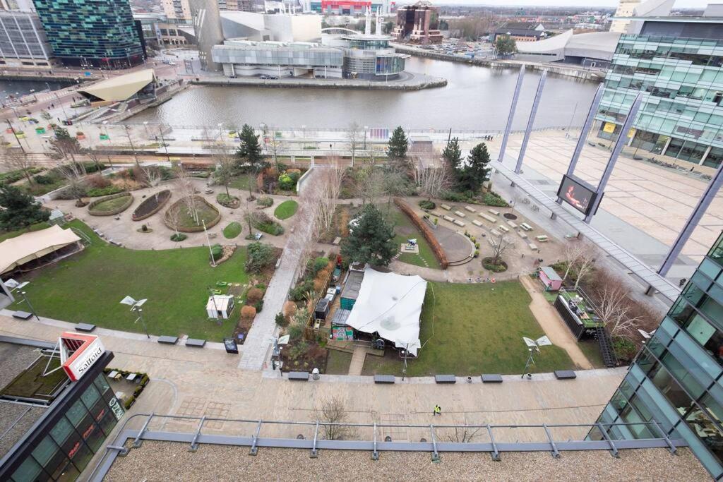 Stylish Mediacity 2Bed, Sleeps 6, Amazing Views Manchester Dış mekan fotoğraf